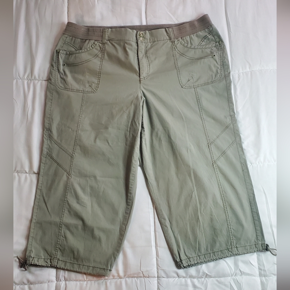 Intro Casual Elegance Cargo Capri Pants Women's 16W Khaki Green